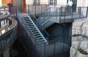 Escaliers et plateforme galvanisés